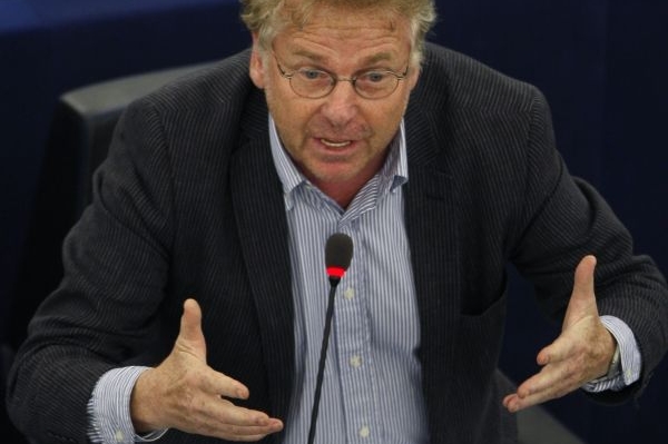 Daniel Cohn-Bendit varoval, že Komise musí s poslanci konzultovat.